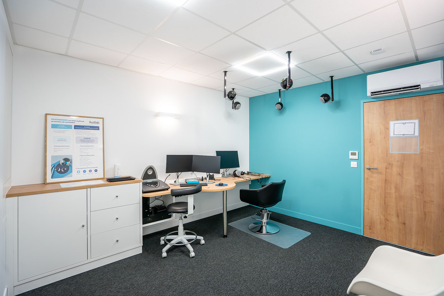 Agencement de centre auditif audilab alpine batiment